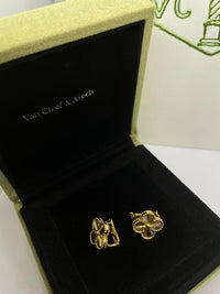 Van cleef and arpels 18k Gold Earrings Guilloché alhambra 1 motif clover
