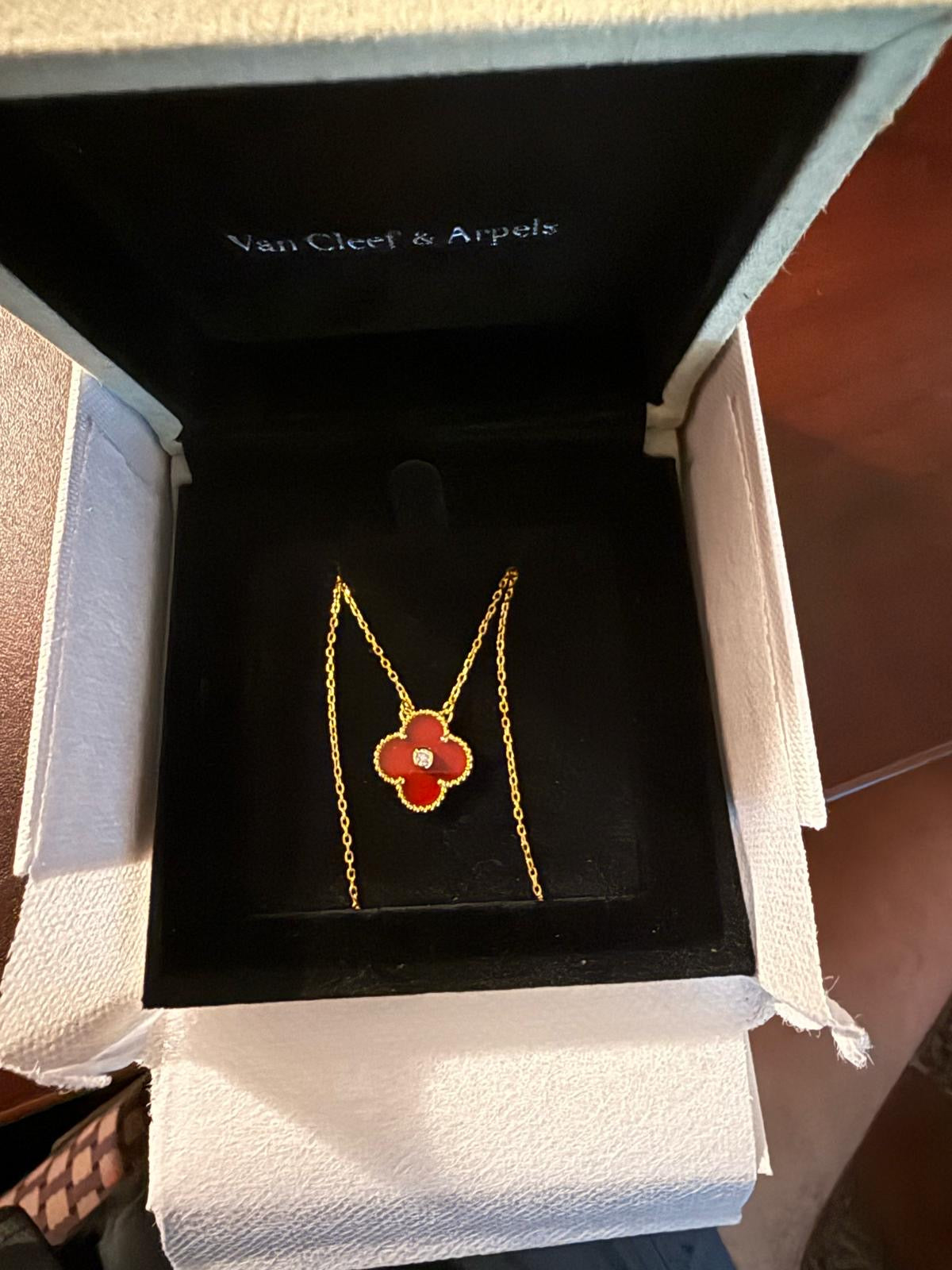 Vca carnelian anniversary 18k Gold 1 Motifs Vintage necklace