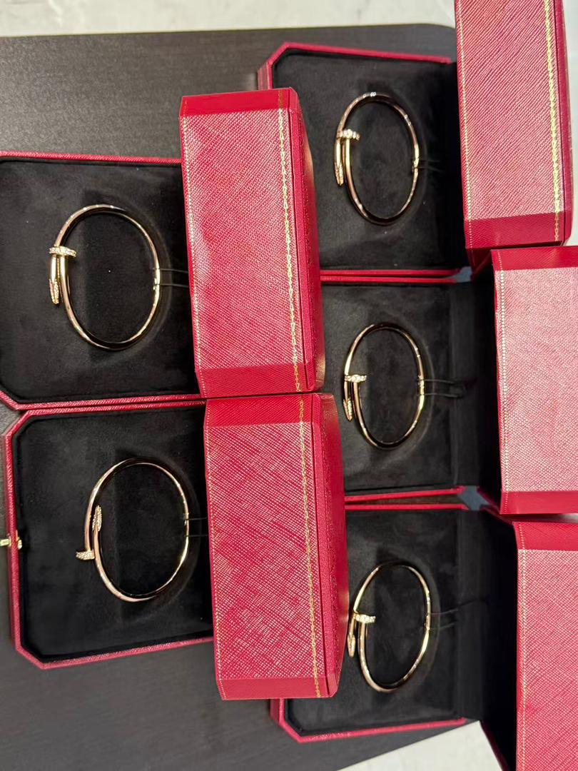 New 18k Gold Cartier Juste un Clou diamonds Bracelet Bangle Including Gift Box All sizes