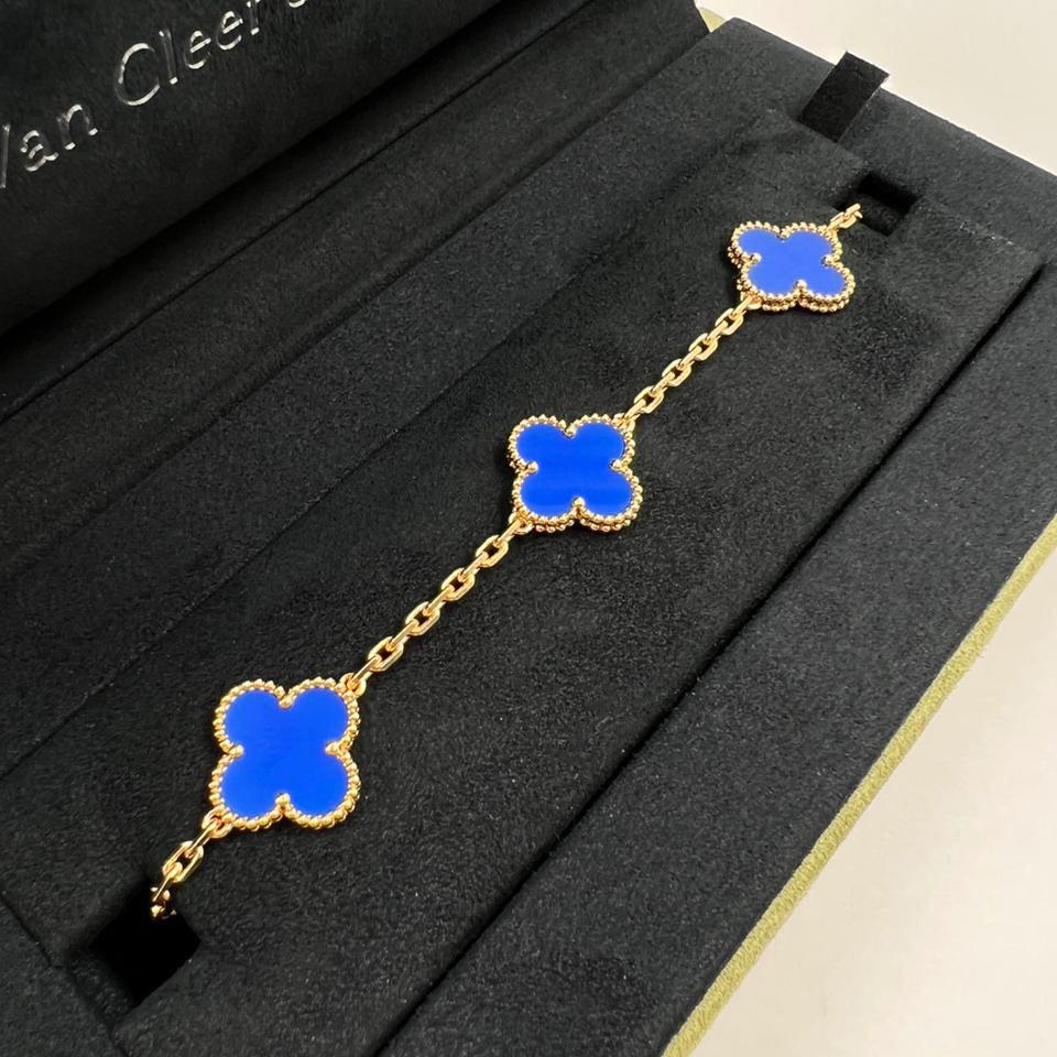 18k Gold Vintage 5 Motif Blue Agate Bracelet With Box