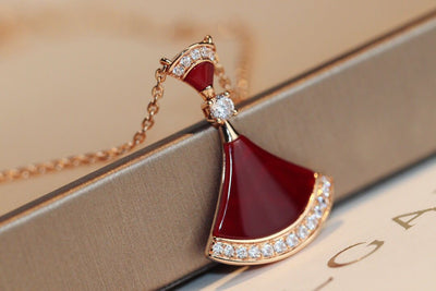 "DIVAS' DREAM Carnelian Necklace in 18k Rose Gold with Carnelian and Diamond Pendant"