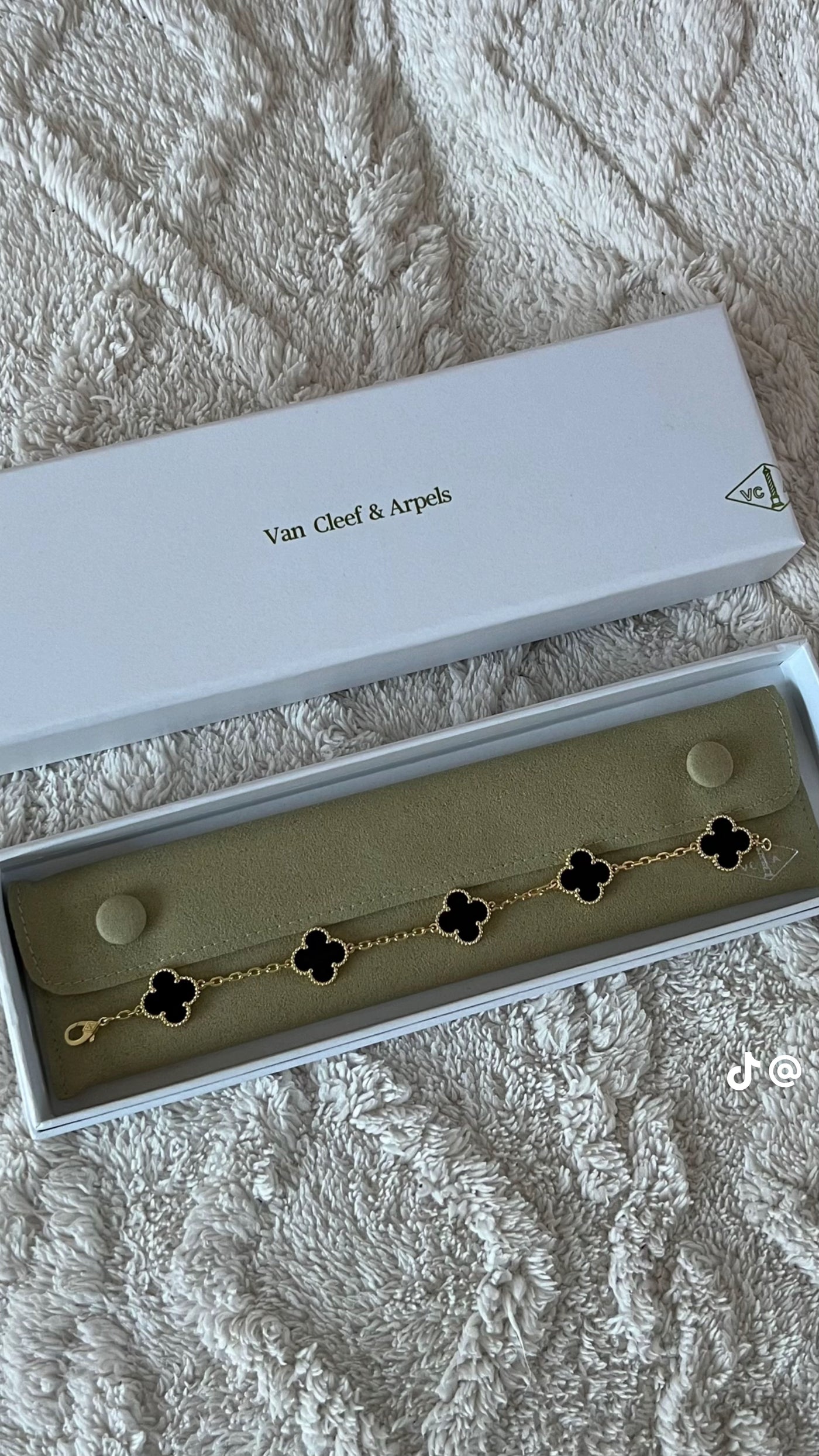 18k Gold Van cleef Bracelets alhambra mother of pearl, gold with diamonds onyx, guilloche, and carnelier With Special BoxPackaging
